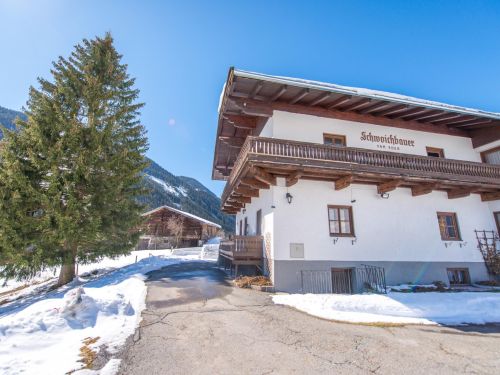 Chalet Schwoichbauer - 16 personen in Saalbach