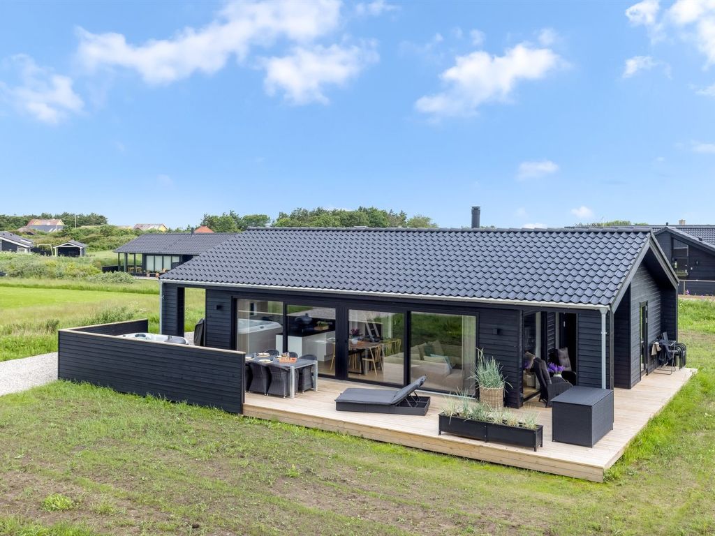 "Ata" - 400m from the sea in Hjørring Regio Noordwest-Jutland