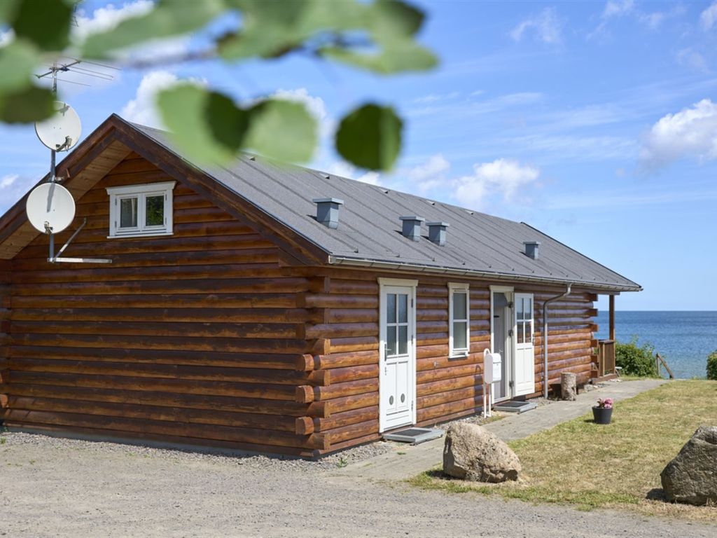 "Olina" - 10m from the sea in Allinge Regio Bornholm