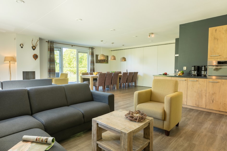 Keizerlibel 12 in Paasloo -12 personen