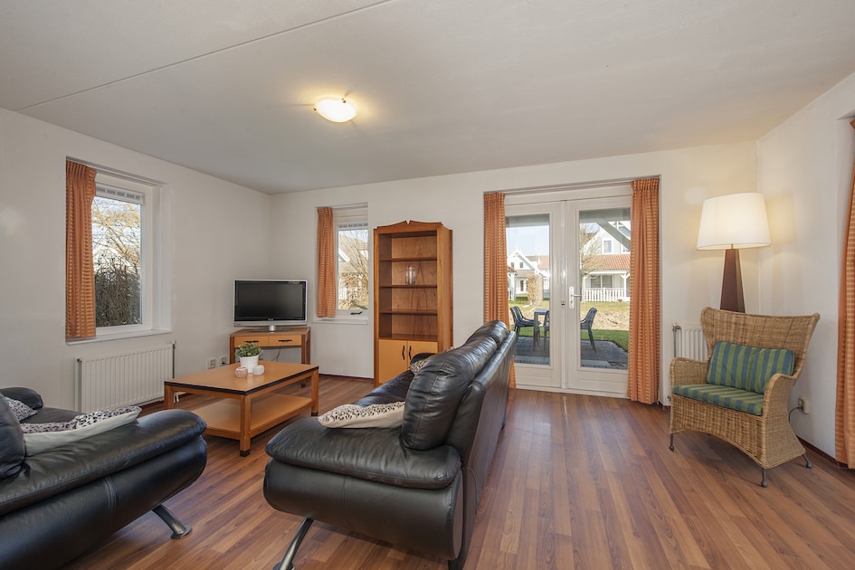 Buitenhuis met sauna 6 in Bruinisse -6 personen