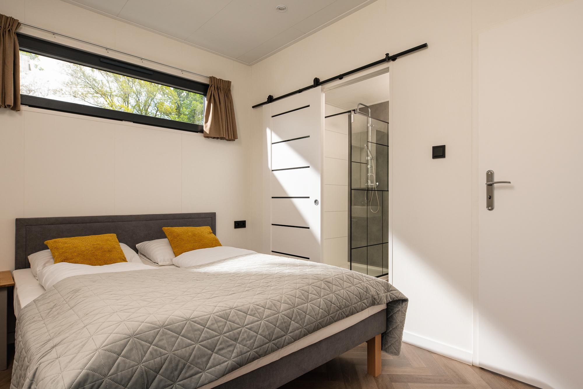 Oak Lodge with hot tub I 4 people in Rijssen -4 personen