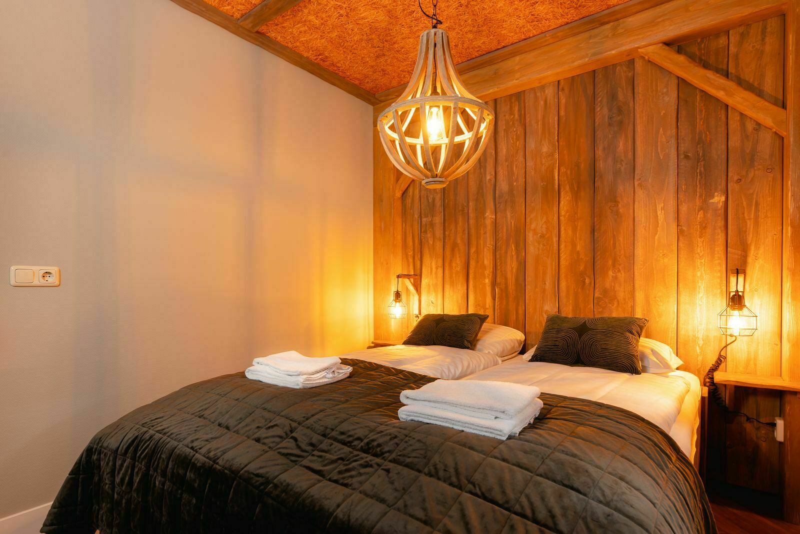 Children's bungalow farmhouse with sauna & bubble tub I sleeps 6 in Zuna -6 personen