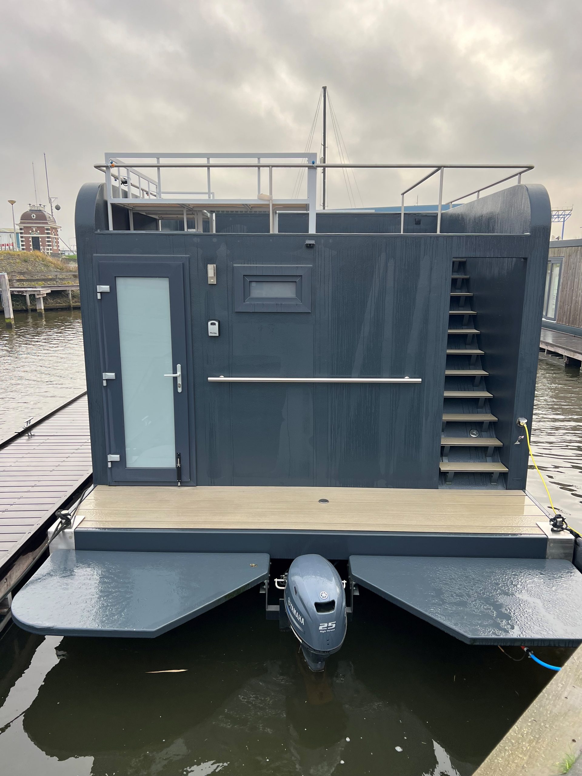 Houseboats Lemmer | Luxury stay on the water in Friesland (41) in Lemmer -4 personen